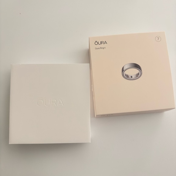Oura Ring Gen 4 Size 7 Silver Brand new in box - Picture 3 of 9